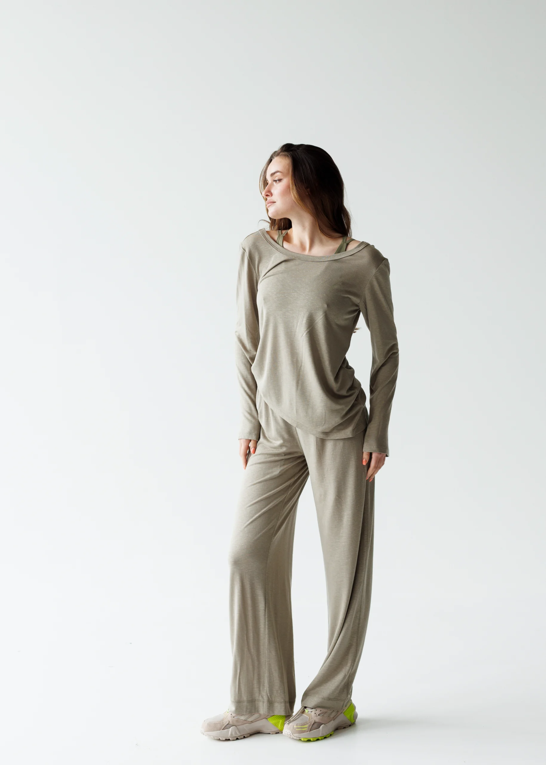 Emilia open back (1)